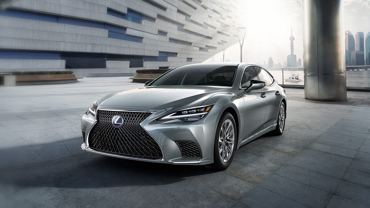 Lexus Premieres New LS